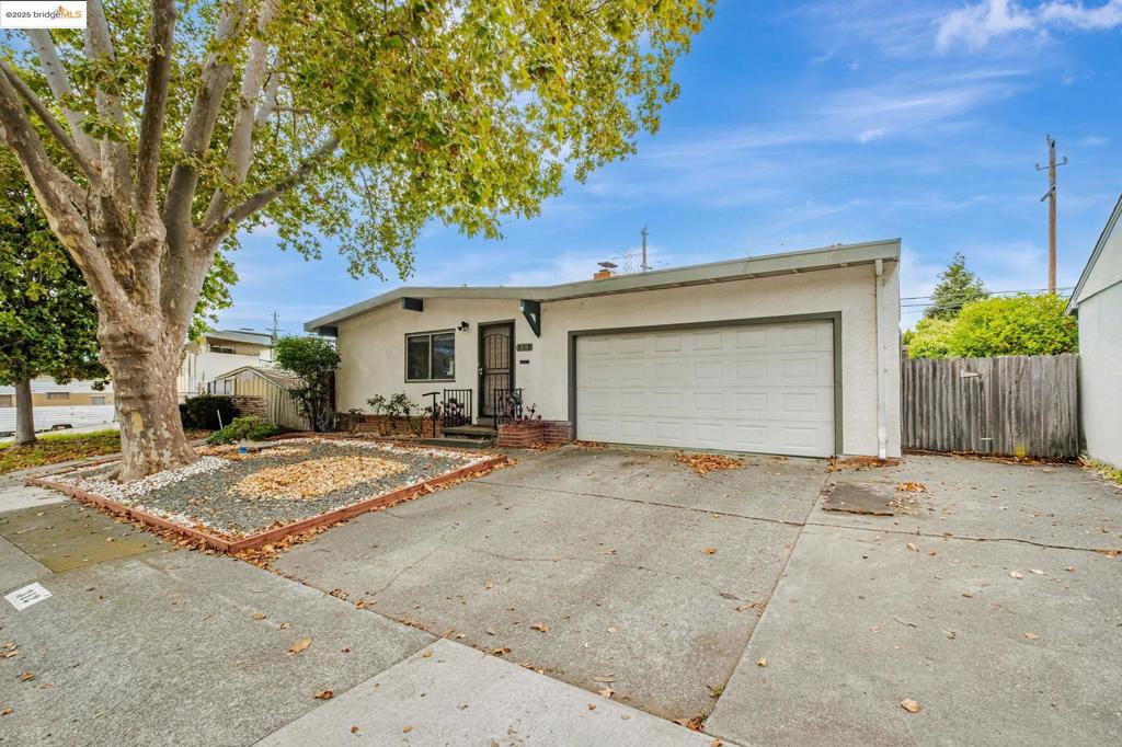 CASTLEWOOD AREA - Residential