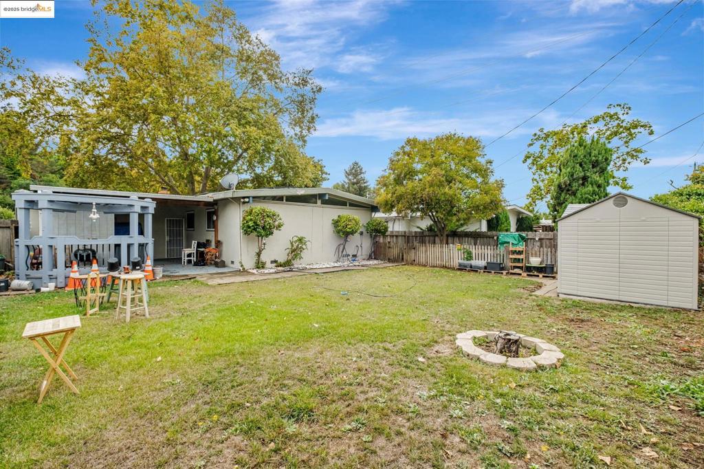 CASTLEWOOD AREA - Residential