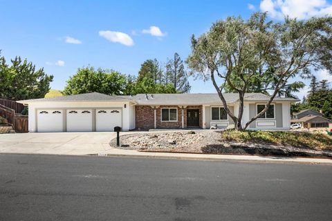 Photo of 2448 Camino De Jugar, San Ramon, CA 94583 (MLS # ML82046972)