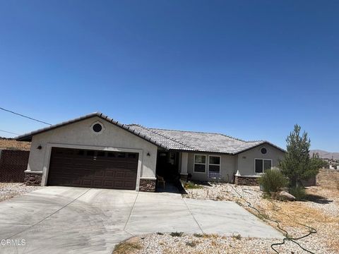 Photo of 22422 Roundup Way, Apple Valley, CA 92308 (MLS # P1-27293)