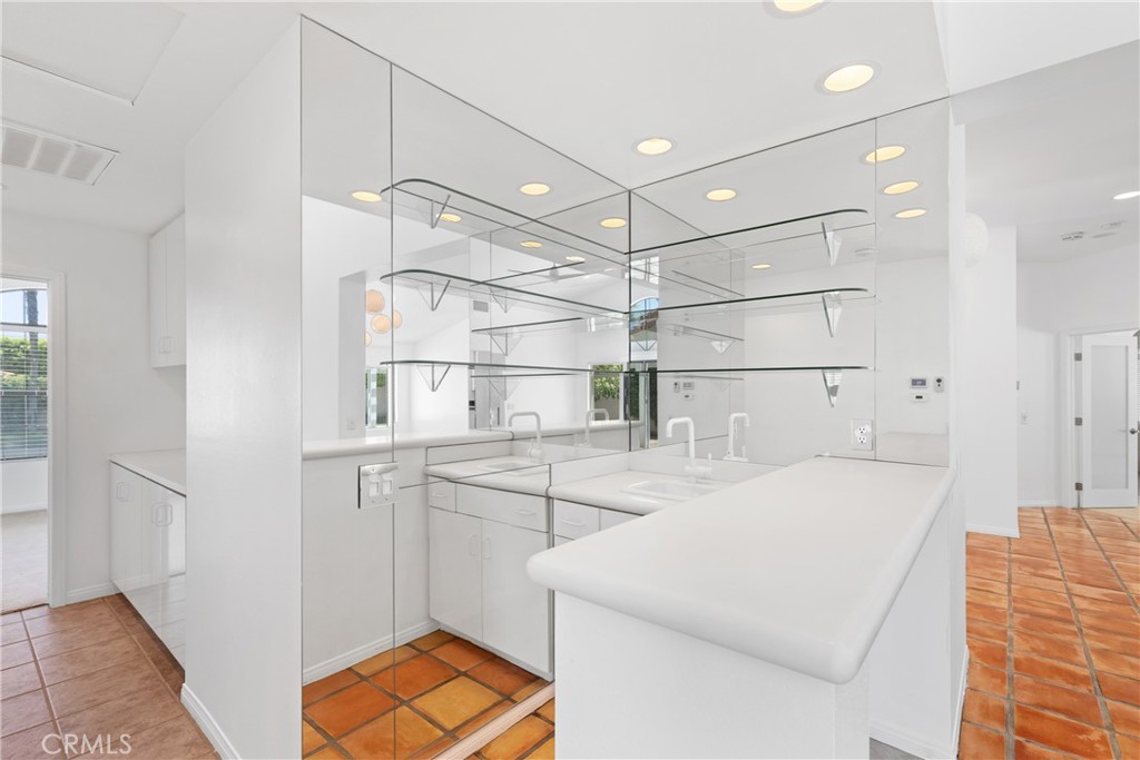 San Marino (32176) - Residential Lease