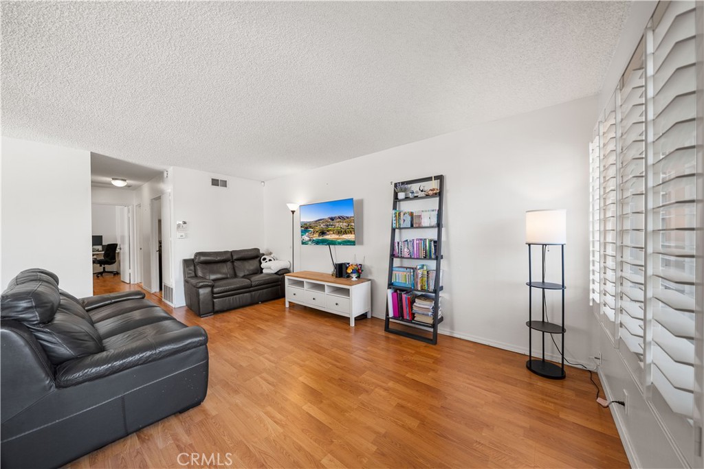 838 Windwood