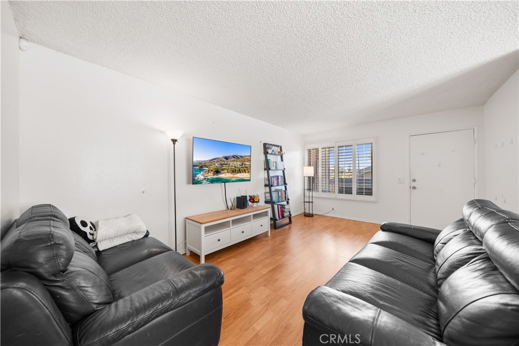 838 Windwood