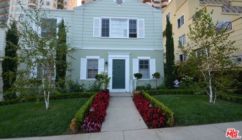 Photo of 10559 1/2 Ashton Avenue, Los Angeles, CA 90024 (MLS # 26635977)