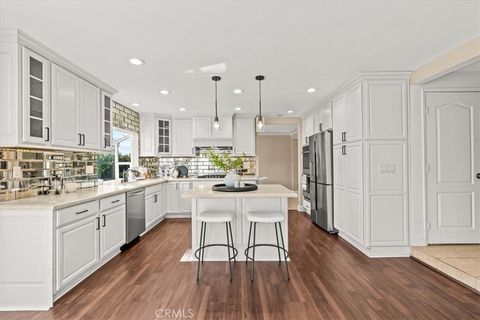 3 Christamon W Irvine CA 92620