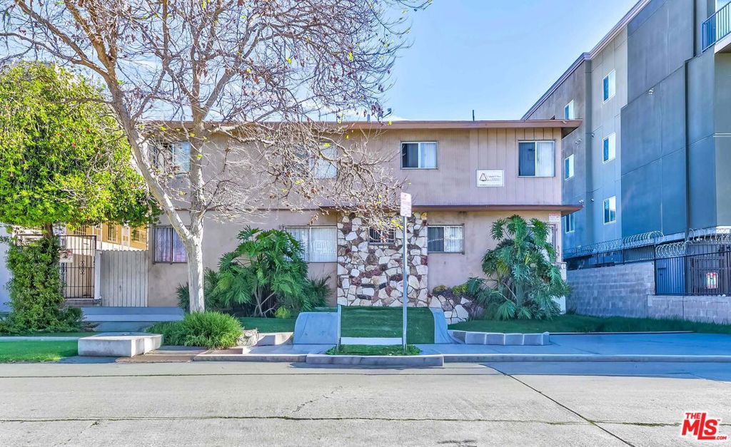 838 S Gramercy Place