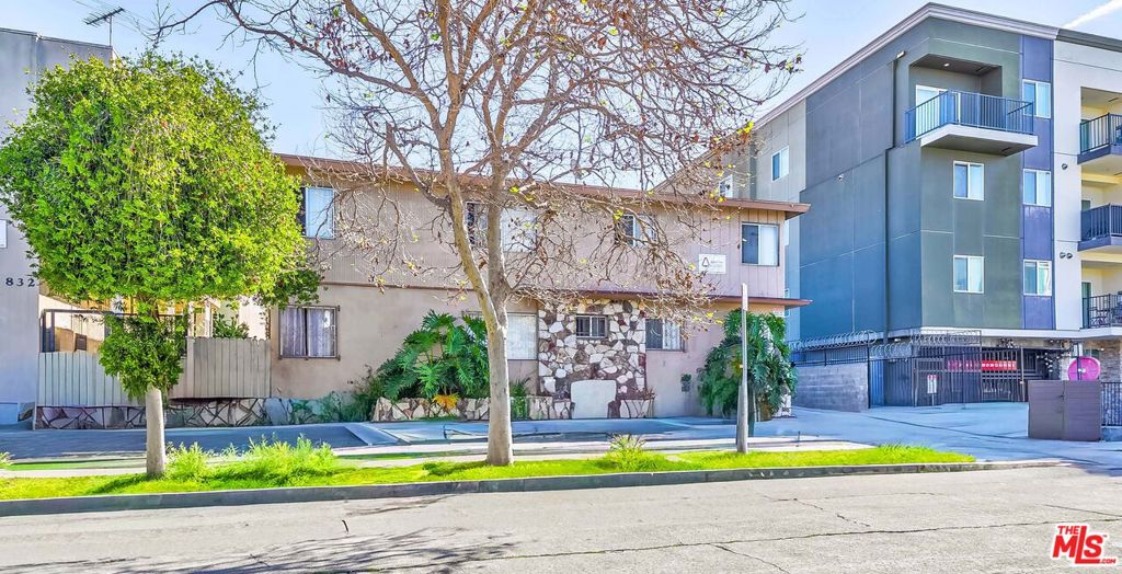 838 S Gramercy Place