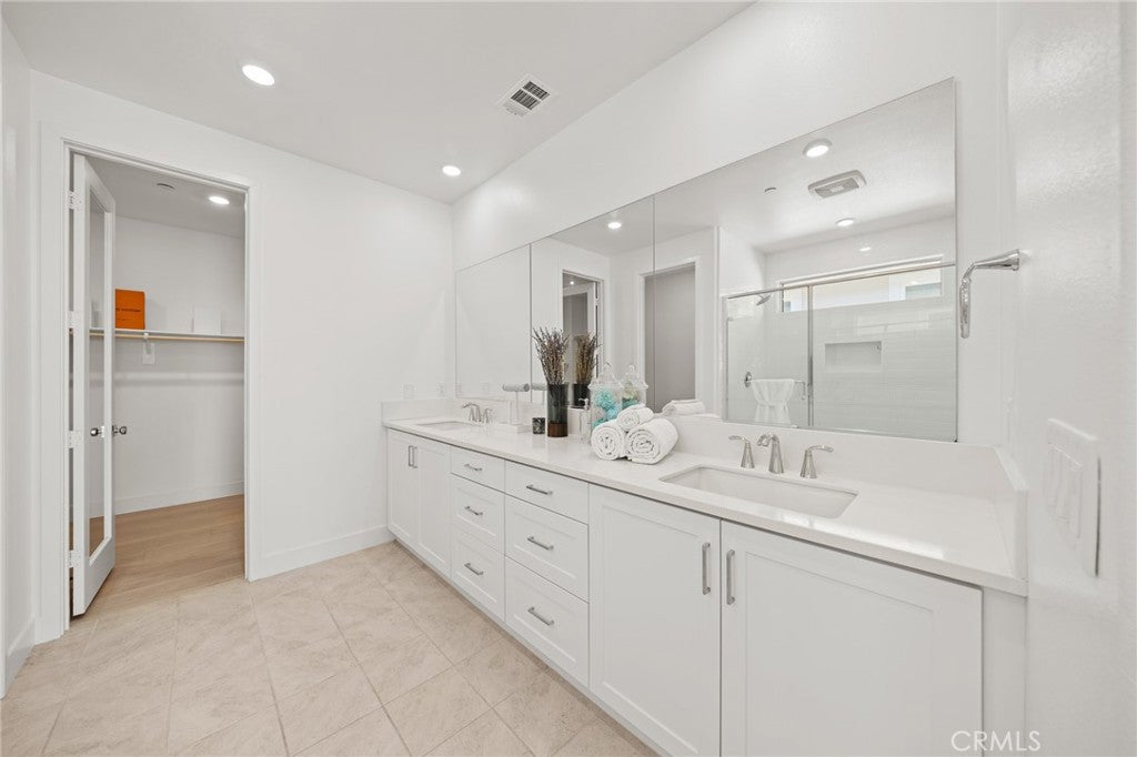 427 Flycatcher, Irvine CA 92618 - Photo 32