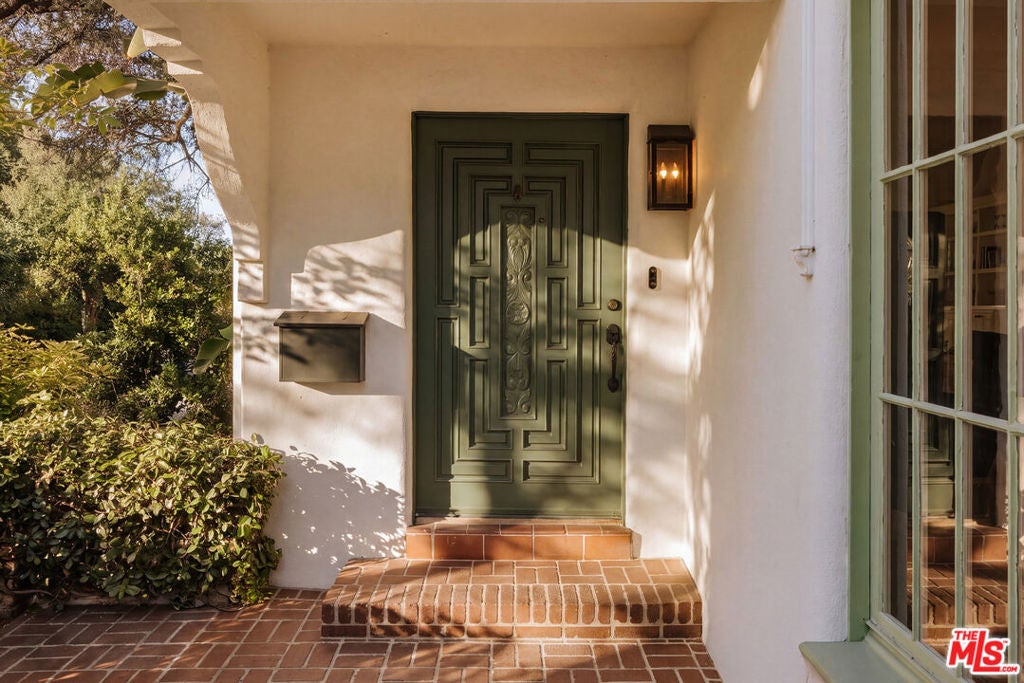 2376 Canyon Drive