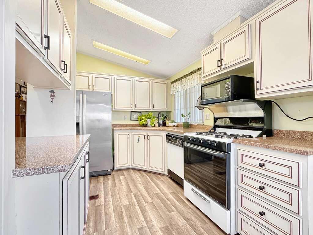 Not Applicable-1 - Manufactured In Park