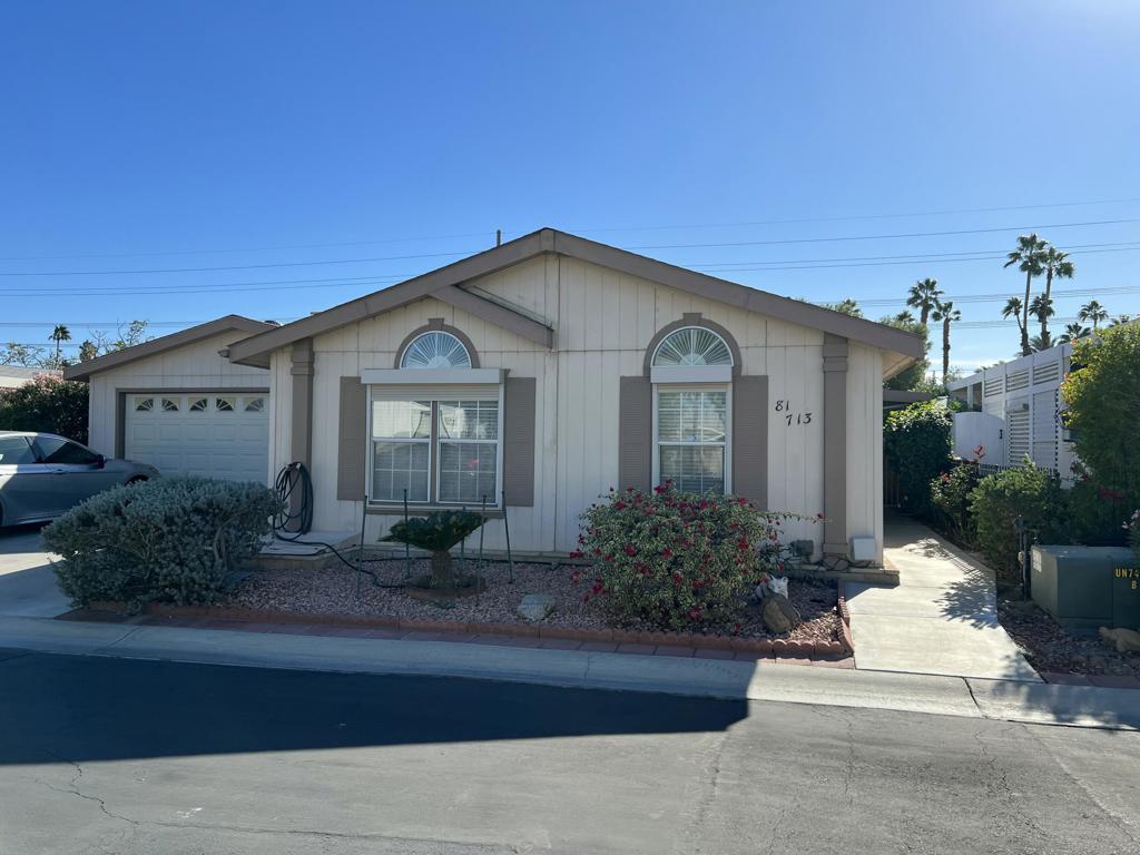 81713 San Cristobal Avenue
