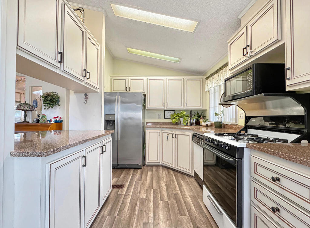 Not Applicable-1 - Manufactured In Park