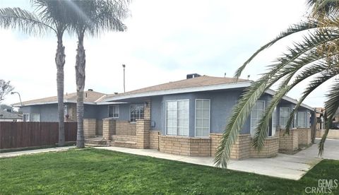 Photo of 905 Castro Lane, Bakersfield, CA 93304 (MLS # SW26004208)