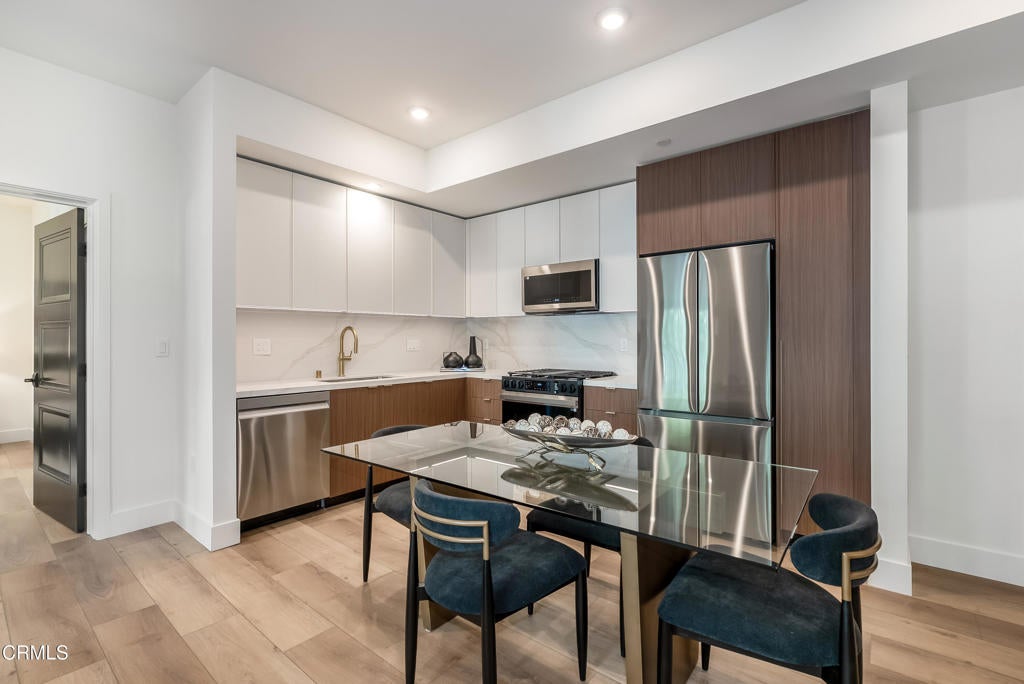 139 S Oak Knoll Avenue 301, Pasadena CA 91101