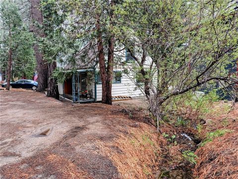 Photo of 33459 Wild Cherry Dr, Green Valley Lake, CA 92341 (MLS # IG26078065)