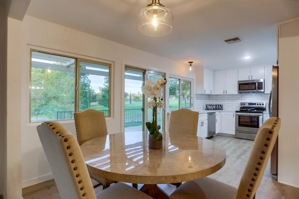 listing image 130725405545123118243