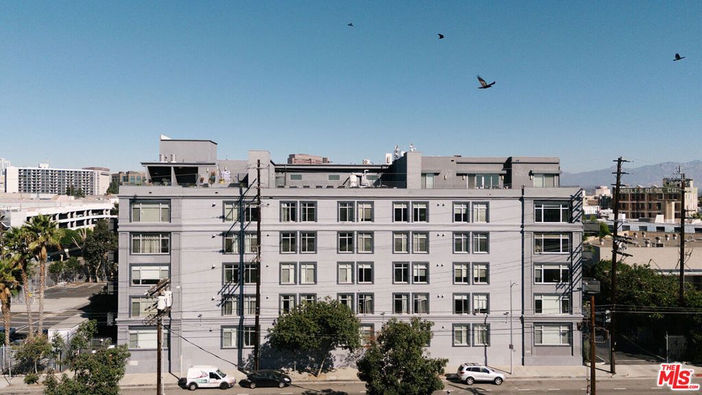 Photo of 825 E 4th Street #110, Los Angeles, CA 90013 (MLS # 25606919)