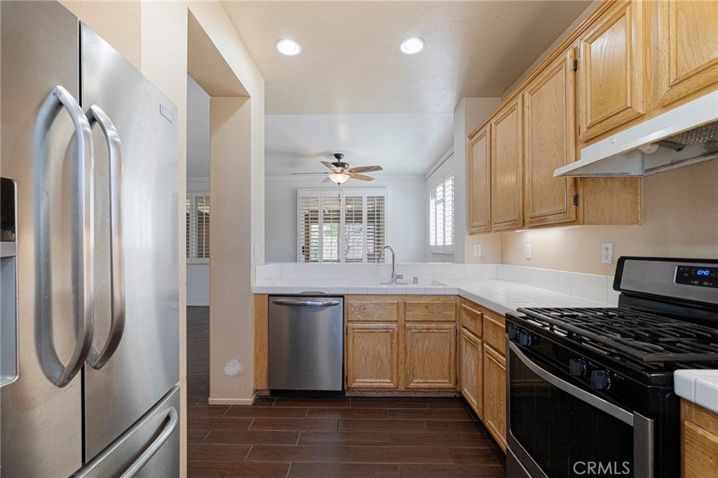 1219 W Holguin Street