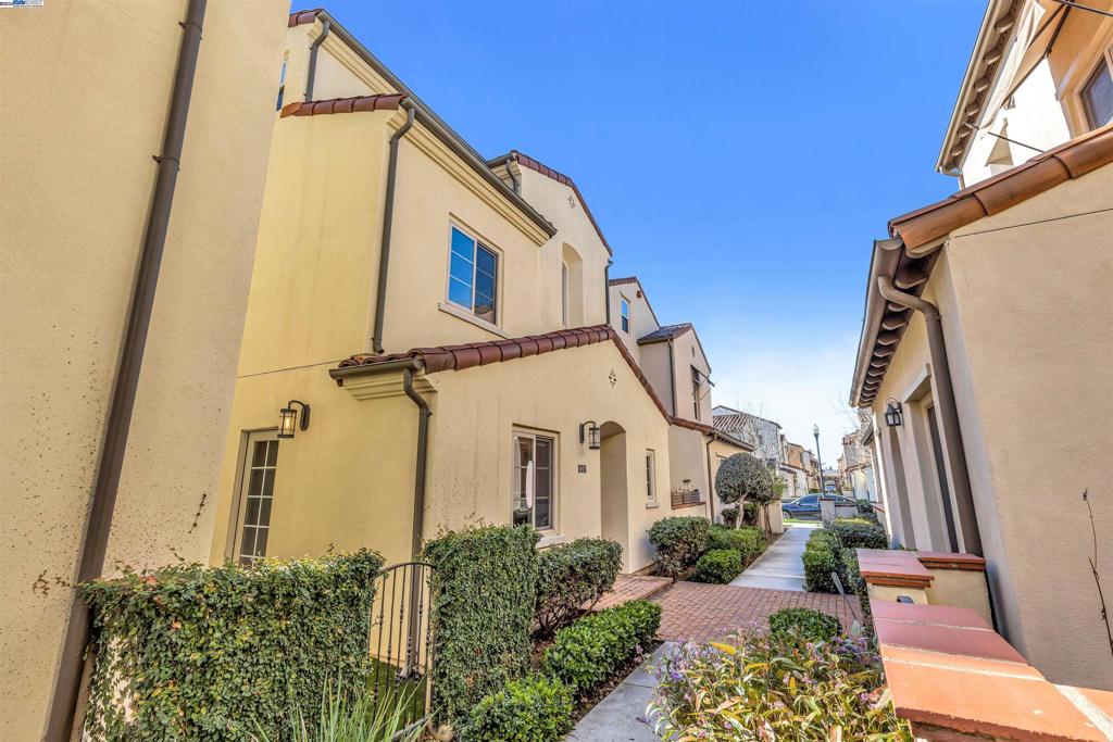 WARM SPRINGS - Residential