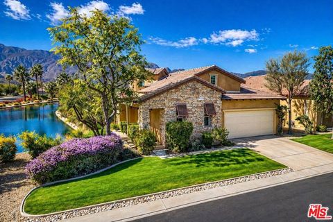 Photo of 37 Shoreline Drive, Rancho Mirage, CA 92270 (MLS # 26822359)