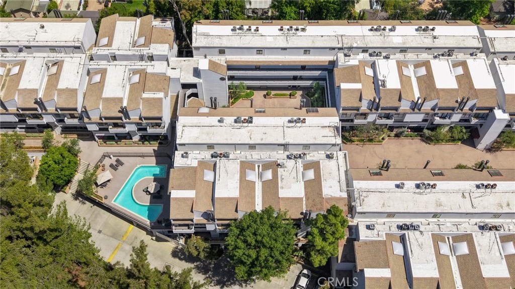 13331 Moorpark Street 216