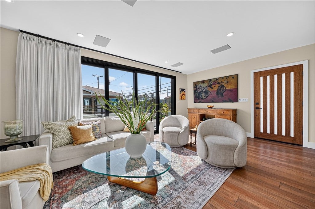 5725 E Ocean