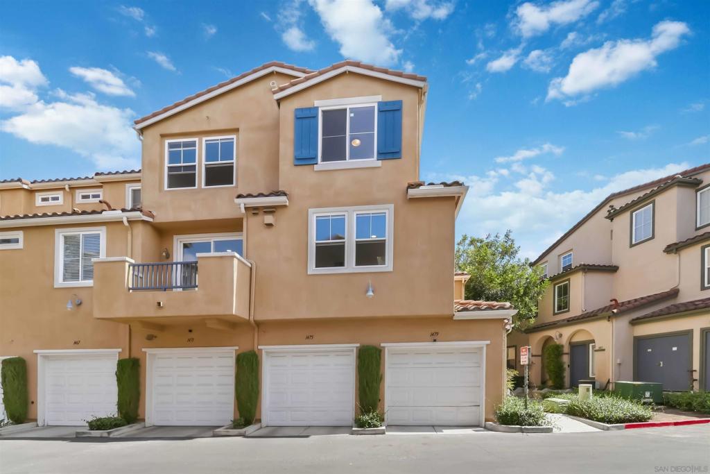 1479 Paseo Aurora