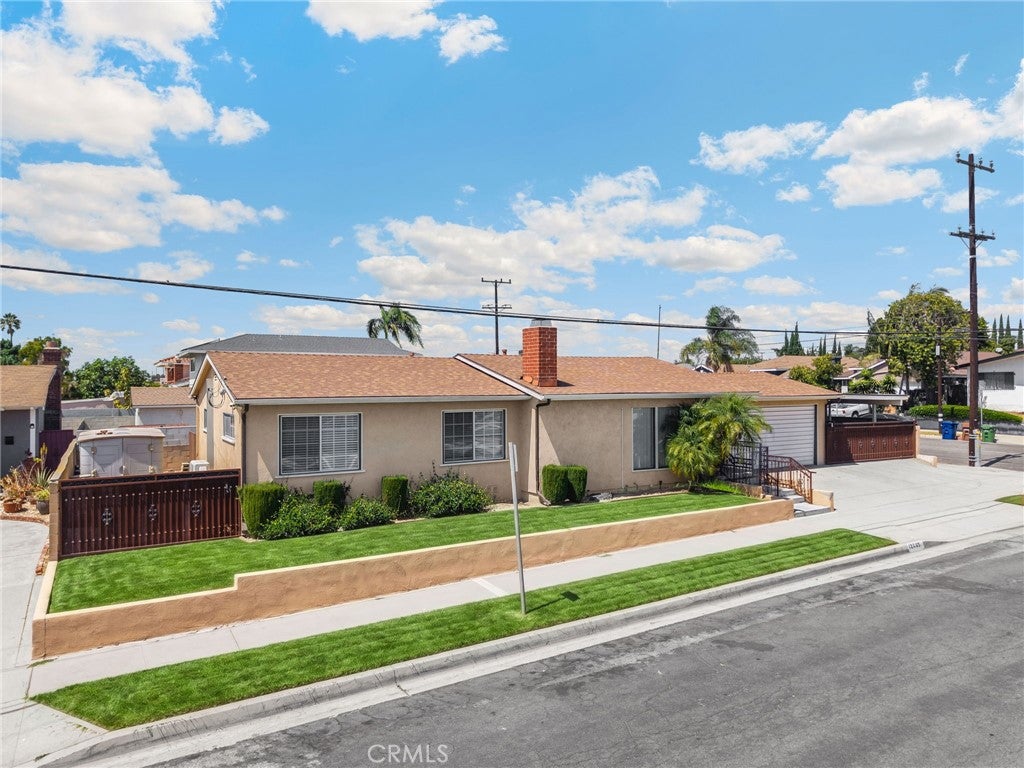 12205 S Halldale