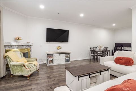 18347 Saticoy Street 35 Reseda CA 91335