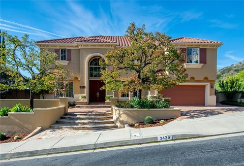 Photo of 3429 Castleman Lane, Burbank, CA 91504 (MLS # BB25265850)