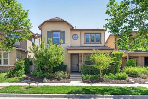 21421 Trail Ridge Dr Escondido CA 92029