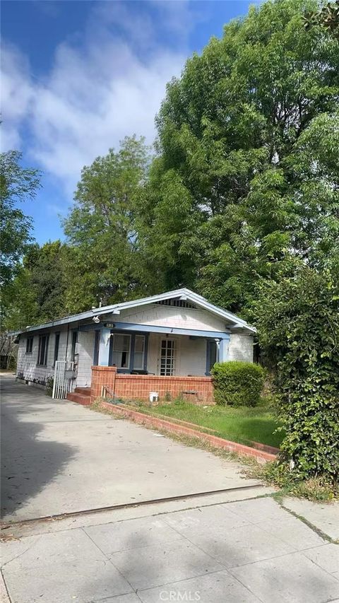 Photo of 93 N Craig Avenue, Pasadena, CA 91107 (MLS # OC25154796)