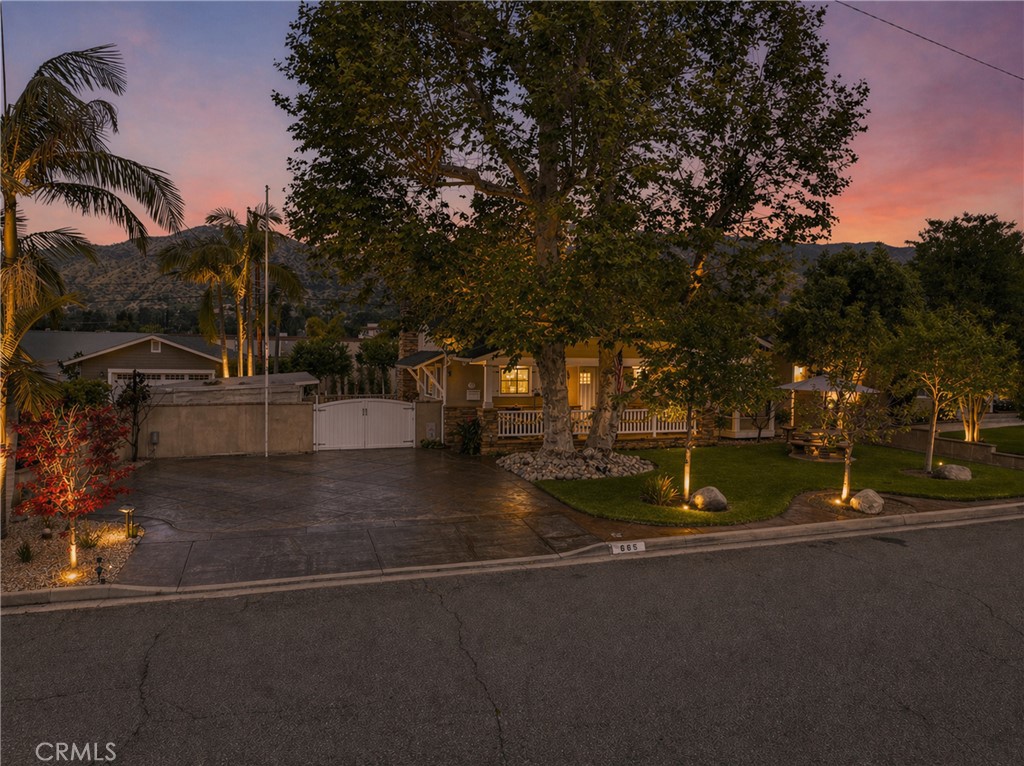 665 Lochleven Street