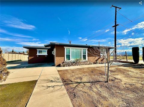 Photo of 39302 10th St E, Palmdale, CA 93550 (MLS # SR26005491)
