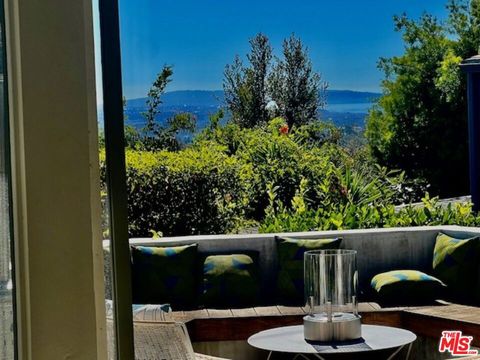 12400 Deerbrook Lane Los Angeles CA 90049