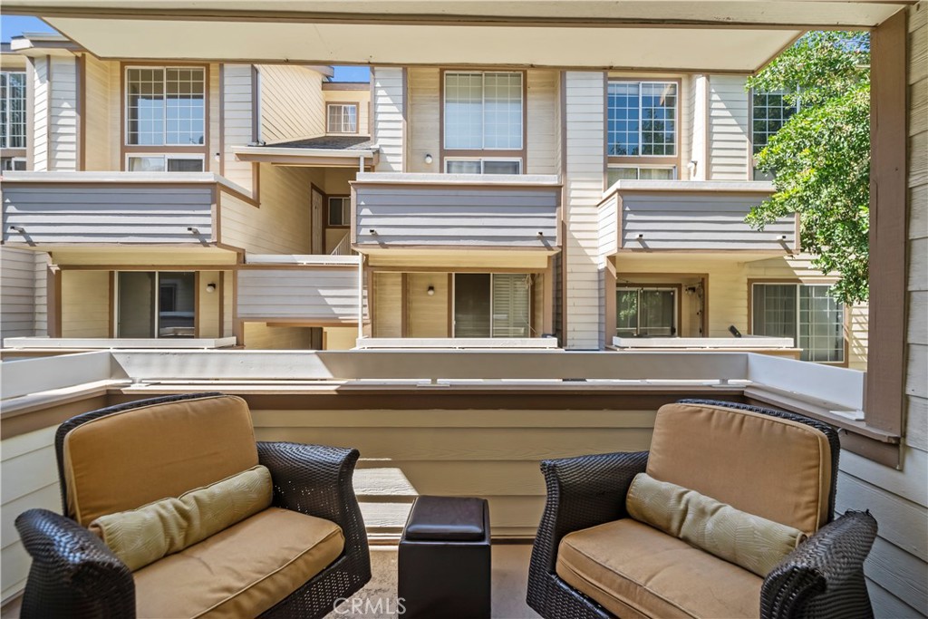 11150 Glenoaks Boulevard 74