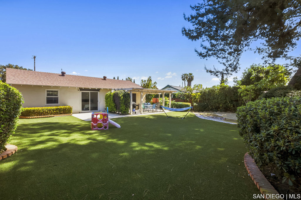 8365 Lake Adlon DR