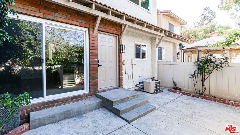 Photo of 1203 Ramona Drive, Newbury Park, CA 91320 (MLS # 26649577)