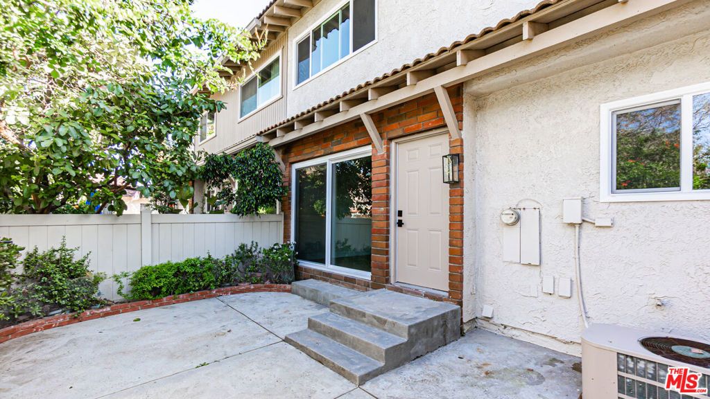 Photo of 1203 Ramona Drive, Newbury Park, CA 91320 (MLS # 26649577)