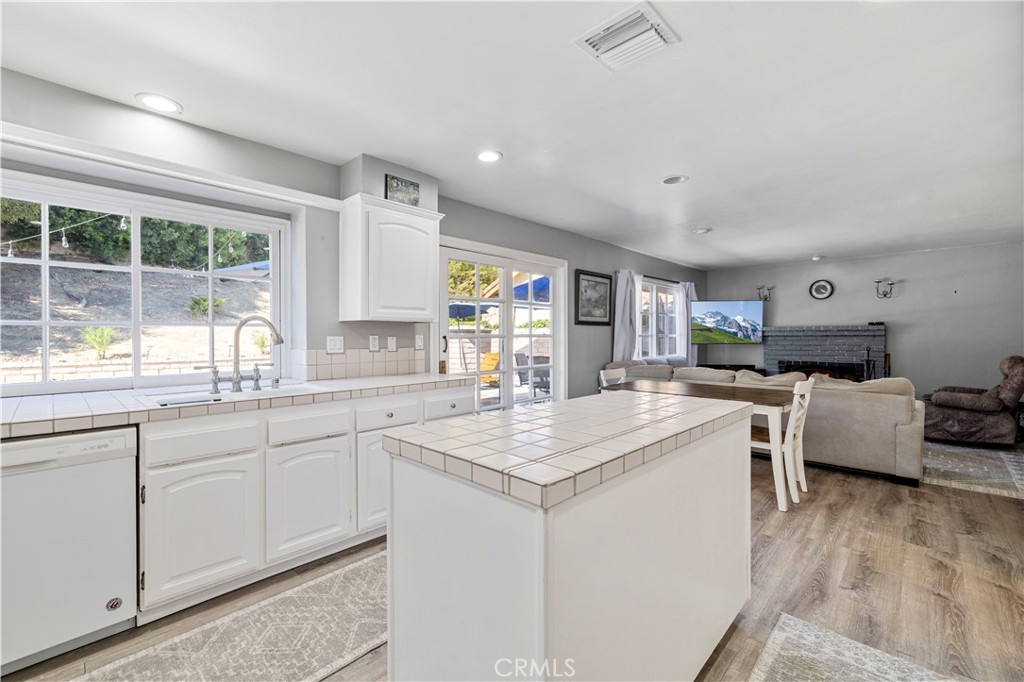 Reyes Adobe (886) - Residential
