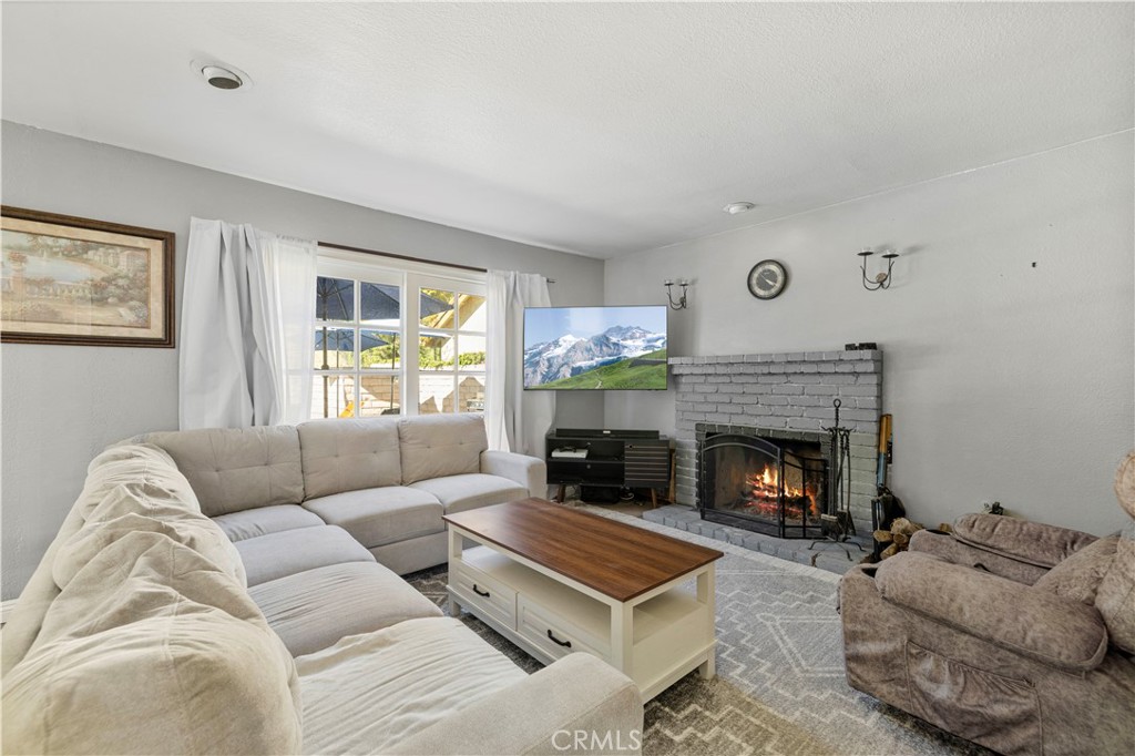 Reyes Adobe (886) - Residential