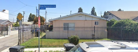Photo of 11100 S, New Hampshire Ave, Los Angeles, CA 90044 (MLS # SR26086609)