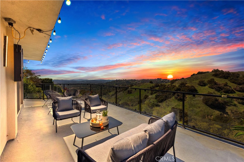 2637 N Mountain Avenue