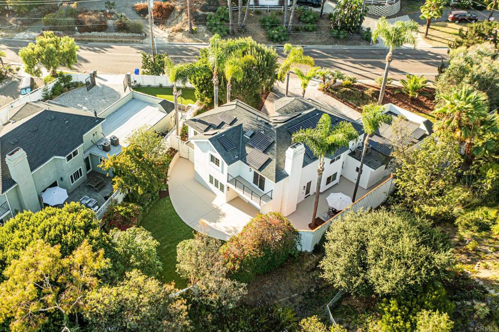 2399 Ivy Road