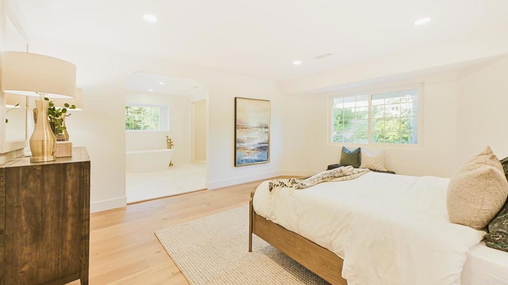 2399 Ivy Road