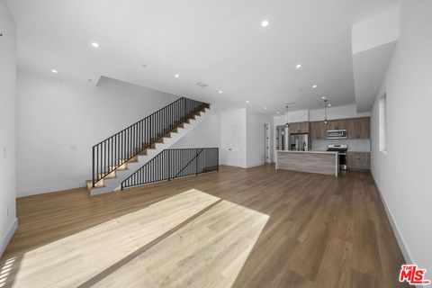 Photo of 10845 1/2 Morrison Street, North Hollywood, CA 91601 (MLS # 26634645)