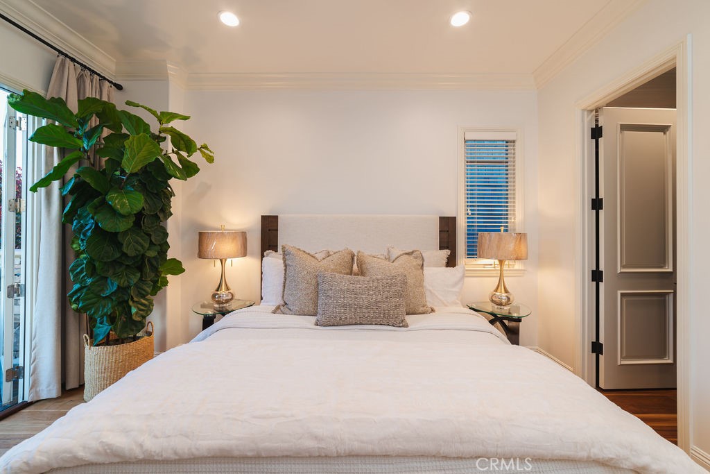 Corona del Mar South of PCH (CDMS) - Residential Lease