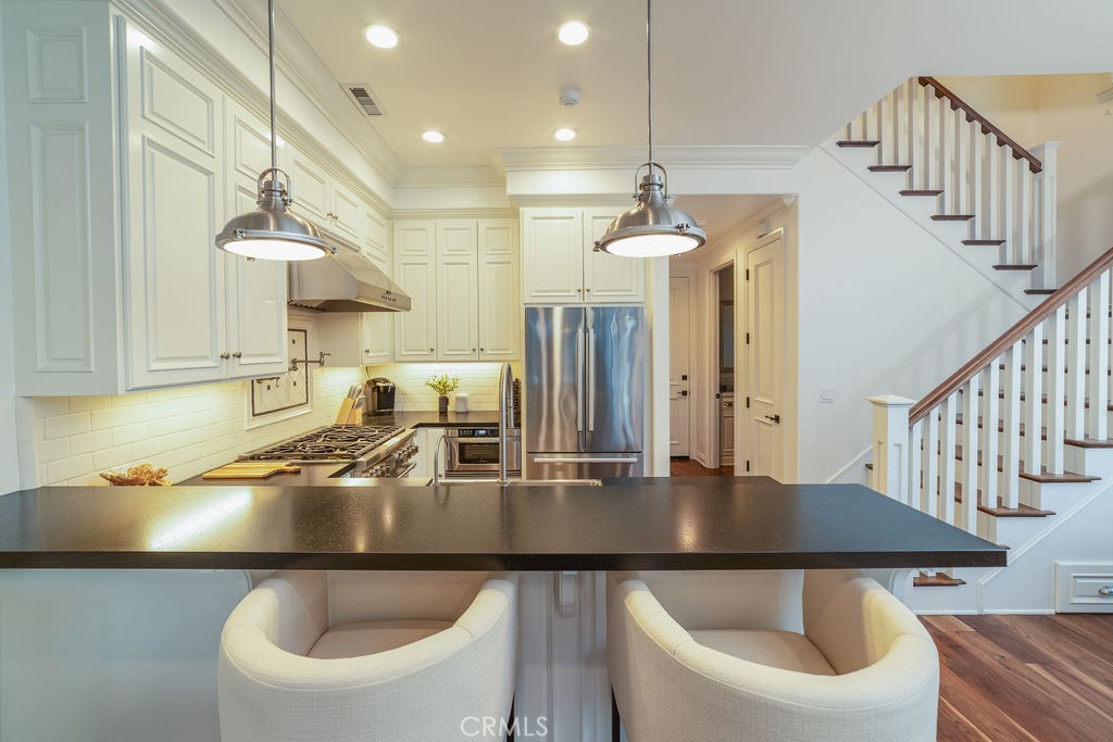 Corona del Mar South of PCH (CDMS) - Residential Lease