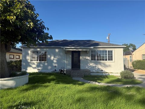 Photo of 11055 Califa, North Hollywood, CA 91601 (MLS # SR25265428)