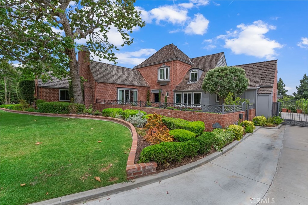 4275 Country Club Drive
